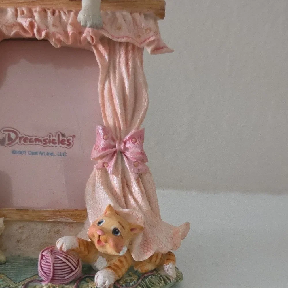 Dreamsicles Knitting Figurine Photo Frame